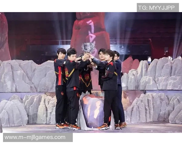 FPX战队在CSGO与S15LOL赛季中的辉煌成就与突破之路纪实分析 FPX战队在CSGO与S15LOL赛季中的辉煌成就与突破之路纪实分析